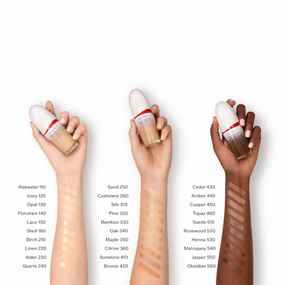Revitalessence Skin Glow Foundation, 140